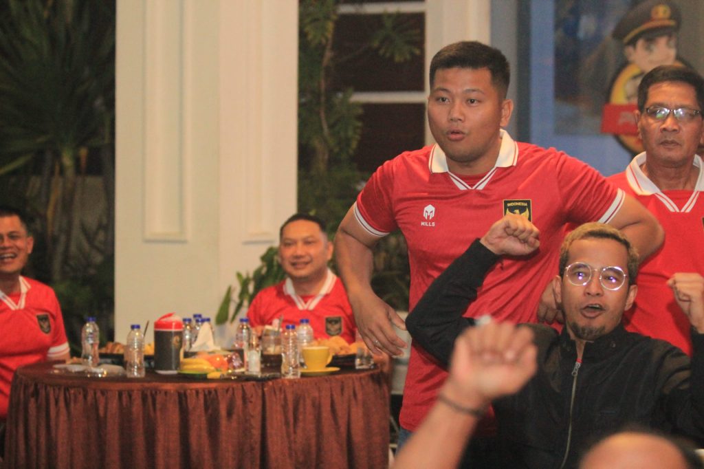 Selain Nobar Timnas Indonesia, Warga Dapat Door Prize dari Polres&nbsp;Pasuruan