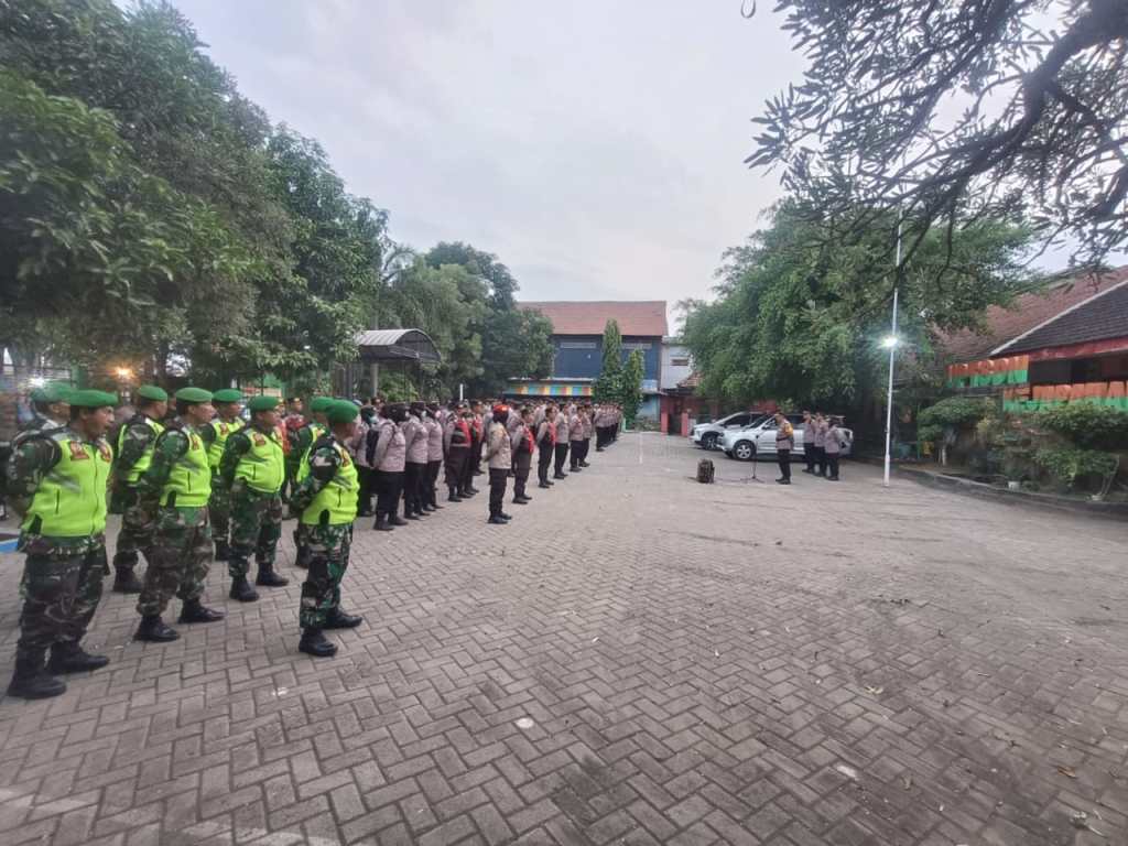 Gabungan TNI-Polri bersama Instansi Terkait Giat Pengamanan Pengajian Gus Iqdam di&nbsp;Pasuruan