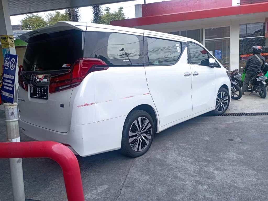 Goresan Serius di Mobil Alphard Sudjono Ungkap Masalah Manajemen SPBU Jl. Bendungan Sutami