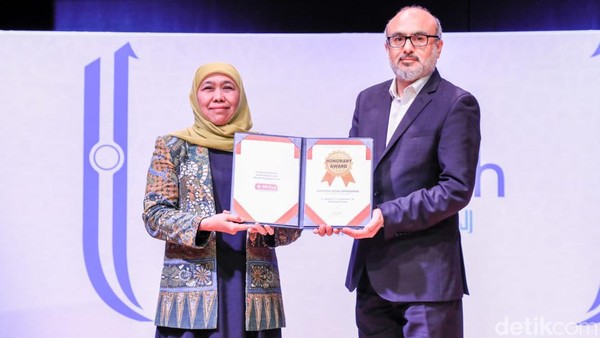 “Khofifah Indar Parawansa”, Inspirasi Kepemimpinan Perempuan di Indonesia