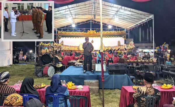 Meriah, Pelantikan Perangkat Desa Ngerong Dihibur Wayang&nbsp;Kulit