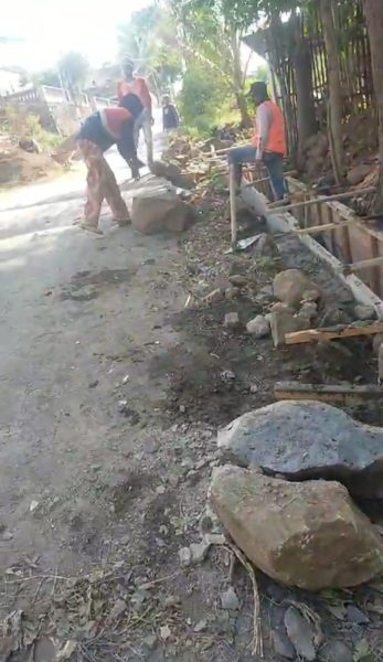 Ketua Grib Jaya Pasuruan Soroti Dugaan Proyek Tanpa Papan Nama dan Batu  Bekas Bongkaran Dipasang&nbsp;Lagi